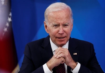 Bidenas pasirašė įsakymą dėl investicijų apribojimo Kinijai; Kinija atsako: l...