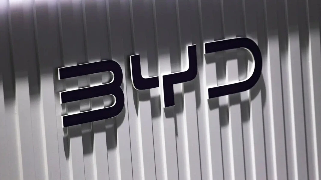 Pirmasis masinės gamybos automobilis BYD Formula Leopard 5 oficialiai išriedė...