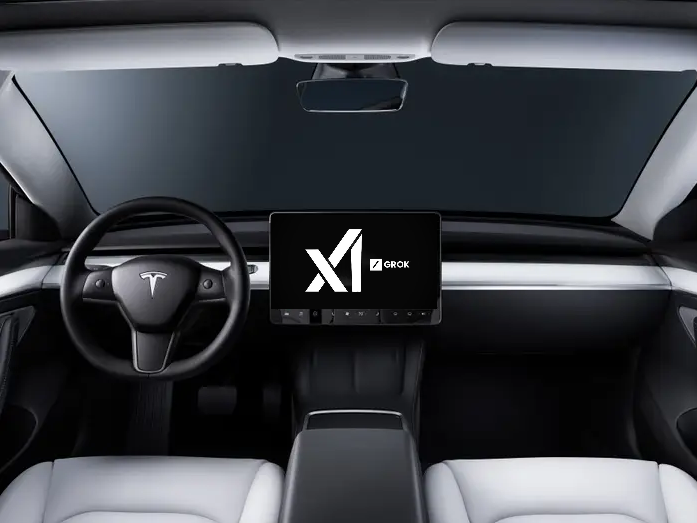 Muskas neigia būsimą pajamų pasidalijimą tarp XAI ir Tesla