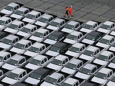 Indijos trečiąjį ketvirtį automobilių didmeninės prekybos pardavimai sumažėjo...