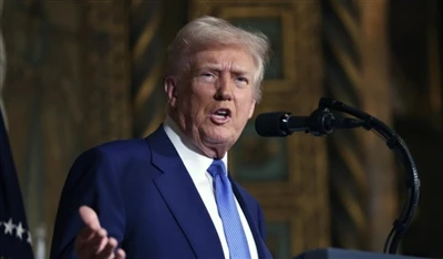 Trumpas planuoja įvesti 25% tarifus importuojamiems automobiliams, lustams ir...